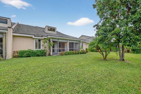 6869 Fountains Circle Lake Worth FL 33467