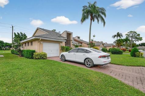 6869 Fountains Circle Lake Worth FL 33467