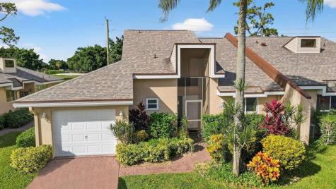 6869 Fountains Circle Lake Worth FL 33467