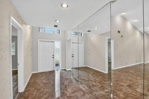 6869 Fountains Circle Lake Worth FL 33467