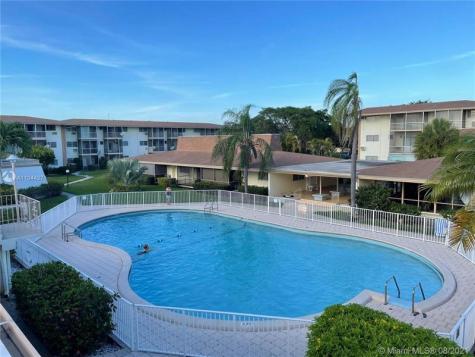 17050 NE 14th Avenue North Miami Beach FL 33162