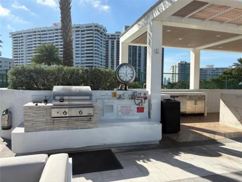 10 Venetian Way Miami Beach FL 33139