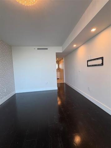 10 Venetian Way Miami Beach FL 33139