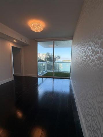 10 Venetian Way Miami Beach FL 33139