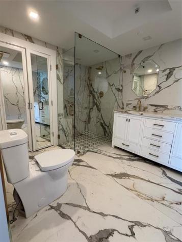 10 Venetian Way Miami Beach FL 33139