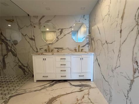 10 Venetian Way Miami Beach FL 33139