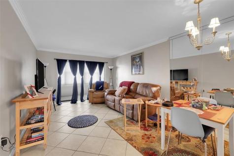 8861 Sunrise Lakes Boulevard Sunrise FL 33322