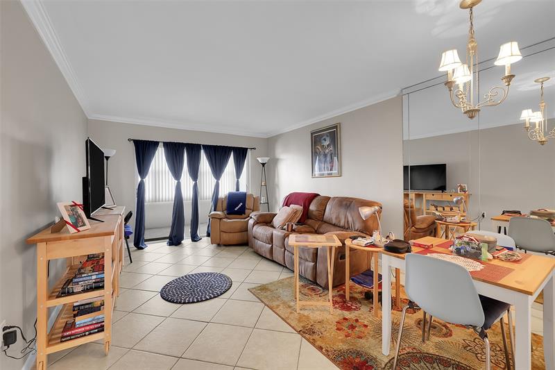 8861 Sunrise Lakes Boulevard Sunrise FL 33322