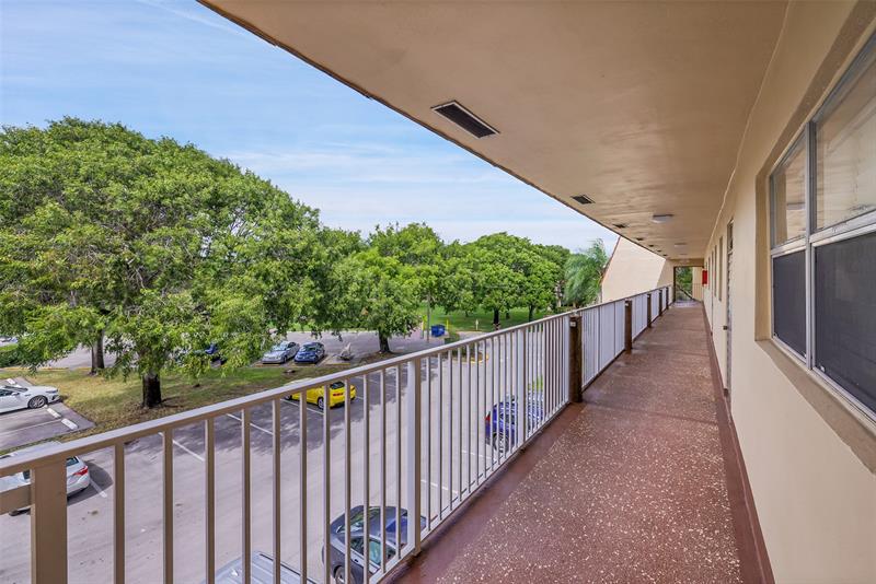 8861 Sunrise Lakes Boulevard Sunrise FL 33322