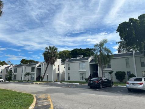 4463 Treehouse Lane Tamarac FL 33319