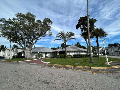 4463 Treehouse Lane Tamarac FL 33319