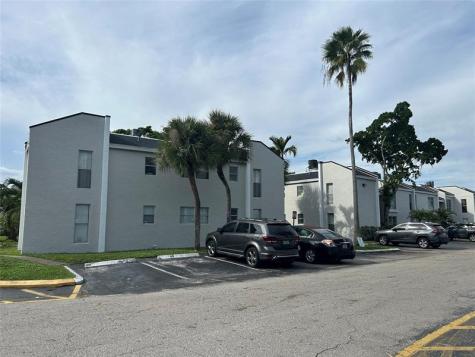 4463 Treehouse Lane Tamarac FL 33319