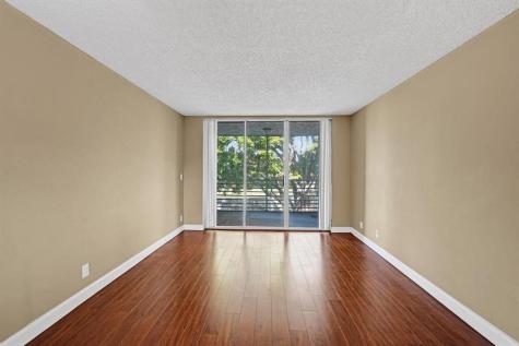 9235 Lagoon Place Davie FL 33324