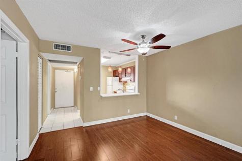9235 Lagoon Place Davie FL 33324