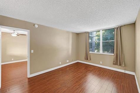 9235 Lagoon Place Davie FL 33324