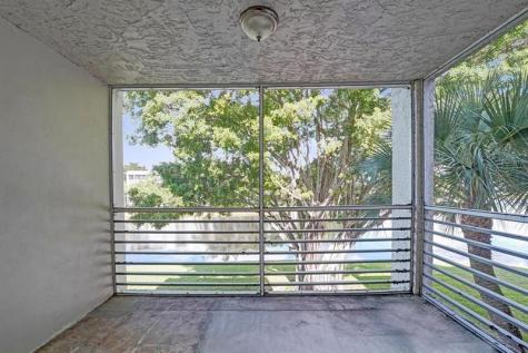9235 Lagoon Place Davie FL 33324