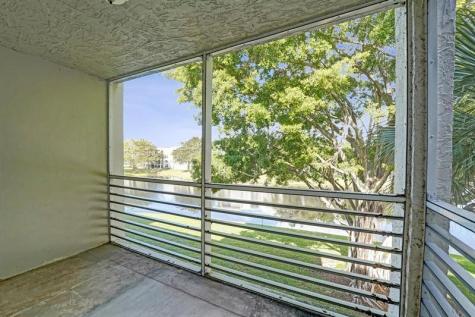 9235 Lagoon Place Davie FL 33324