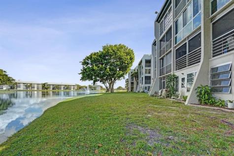 9235 Lagoon Place Davie FL 33324