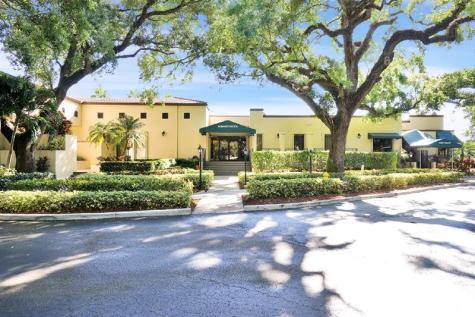 9235 Lagoon Place Davie FL 33324