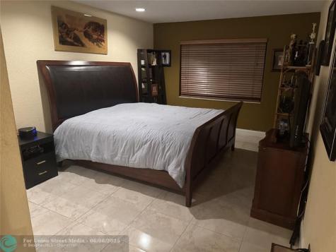 1668 Cypress Pointe Drive Coral Springs FL 33071