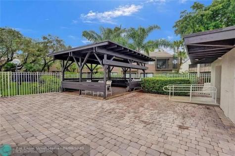 1668 Cypress Pointe Drive Coral Springs FL 33071