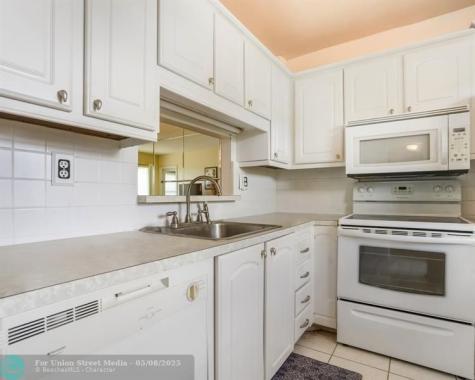 3400 NW 48th Avenue Lauderdale Lakes FL 33319