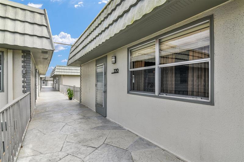 220 Flanders E Delray Beach FL 33484