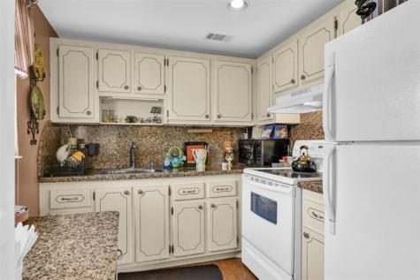 220 Flanders E Delray Beach FL 33484