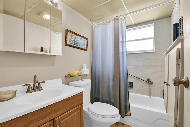 220 Flanders E Delray Beach FL 33484