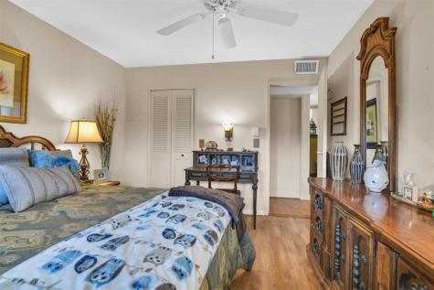220 Flanders E Delray Beach FL 33484