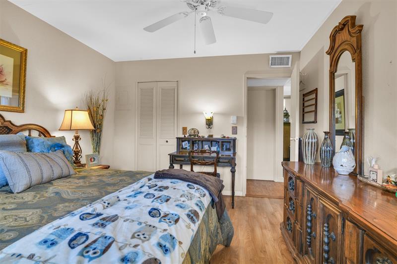 220 Flanders E Delray Beach FL 33484