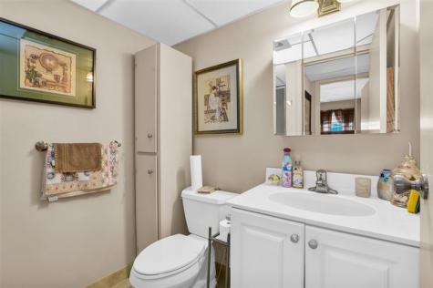 220 Flanders E Delray Beach FL 33484