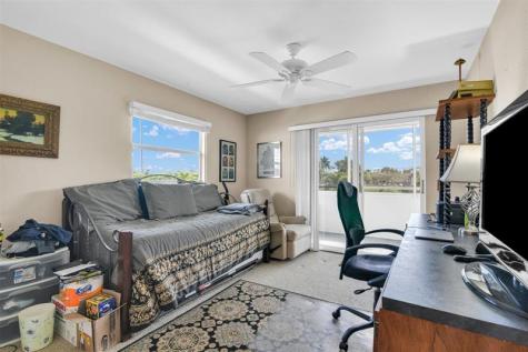 220 Flanders E Delray Beach FL 33484