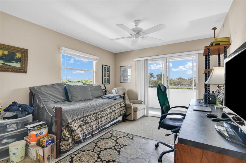 220 Flanders E Delray Beach FL 33484