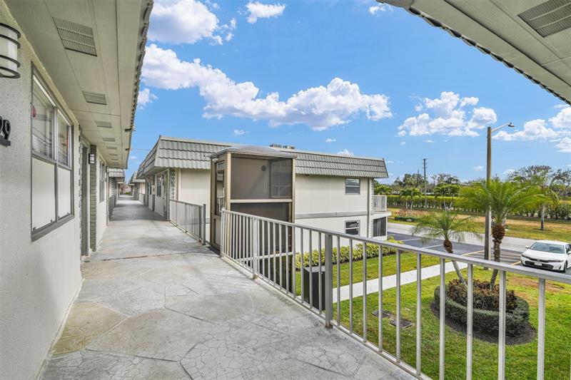 220 Flanders E Delray Beach FL 33484