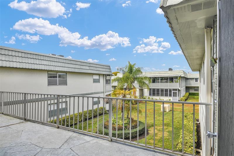 220 Flanders E Delray Beach FL 33484