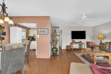 220 Flanders E Delray Beach FL 33484