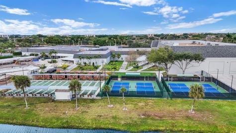 220 Flanders E Delray Beach FL 33484