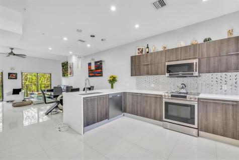 462 SE 1st Circle Pompano Beach FL 33060