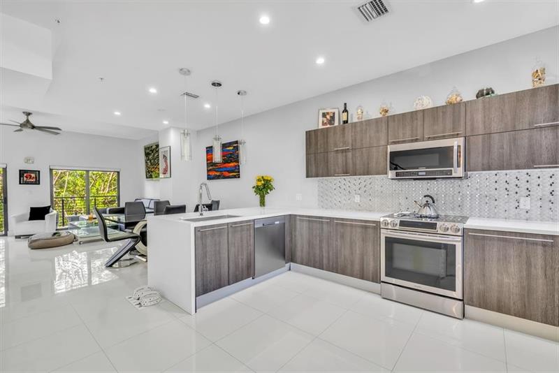 462 SE 1st Circle Pompano Beach FL 33060