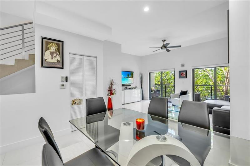 462 SE 1st Circle Pompano Beach FL 33060