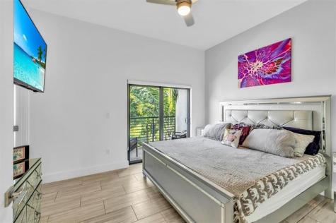 462 SE 1st Circle Pompano Beach FL 33060