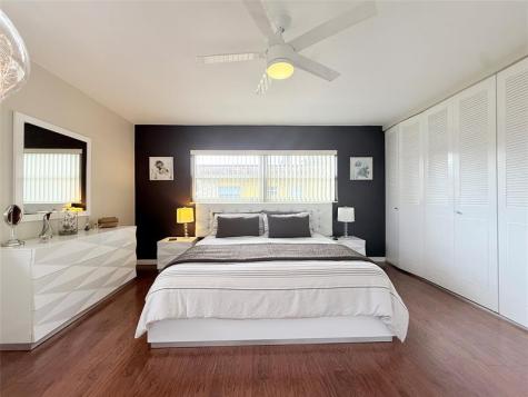5171 W Oakland Park Boulevard Lauderdale Lakes FL 33313