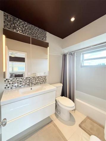5171 W Oakland Park Boulevard Lauderdale Lakes FL 33313