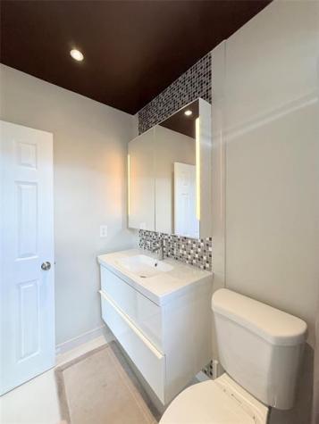 5171 W Oakland Park Boulevard Lauderdale Lakes FL 33313