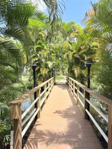 5171 W Oakland Park Boulevard Lauderdale Lakes FL 33313
