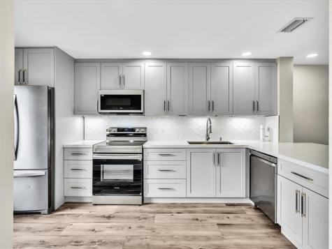 1381 NW 99th Avenue Pembroke Pines FL 33024