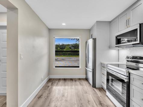 1381 NW 99th Avenue Pembroke Pines FL 33024