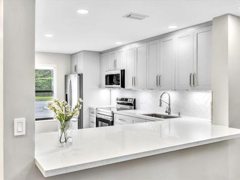 1381 NW 99th Avenue Pembroke Pines FL 33024