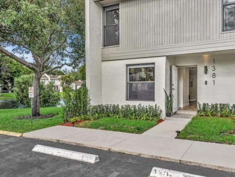 1381 NW 99th Avenue Pembroke Pines FL 33024